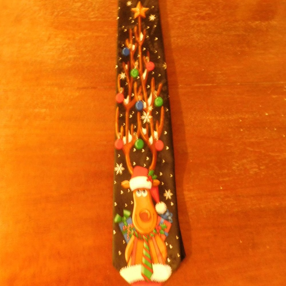 CHRISTMAS TIE....RUDOLPH THE RED NOSE REINDEER...YULE TIE GREETINGS BY HALLMARK